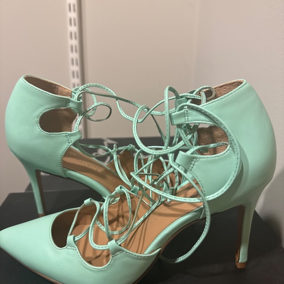 Banana Republic heels. - Picture 2 of 3